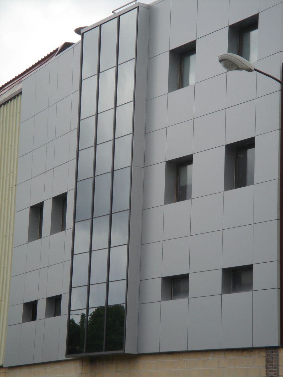 Pabellón y oficinas · Bidania · 2005