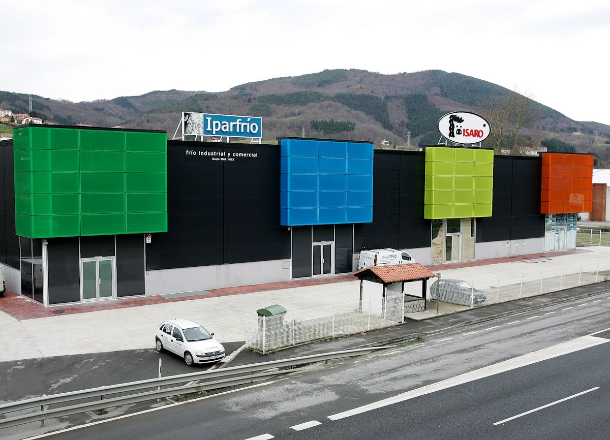 Edificio comercial · Villabona · 2006